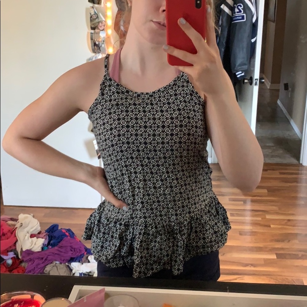 Cute tank top with a sweater - Picture 3 of 3